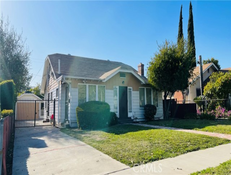 4 Bed Home to Rent in Altadena, California