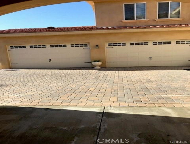 7 Bed Home to Rent in Anaheim Hills, California