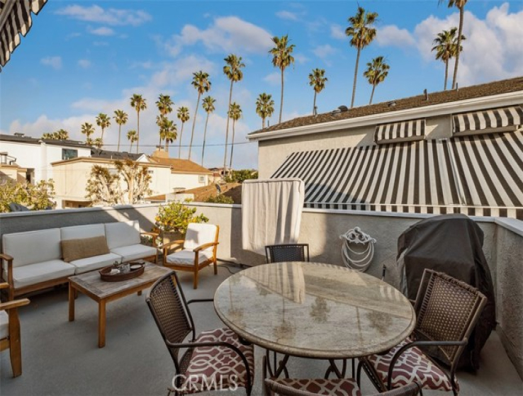 2 Bed Home to Rent in Corona del Mar, California