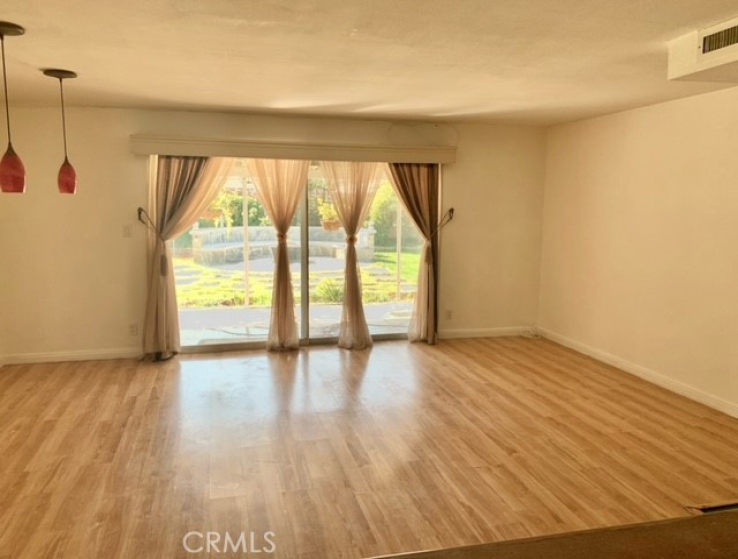 3 Bed Home to Rent in Canoga Park, California