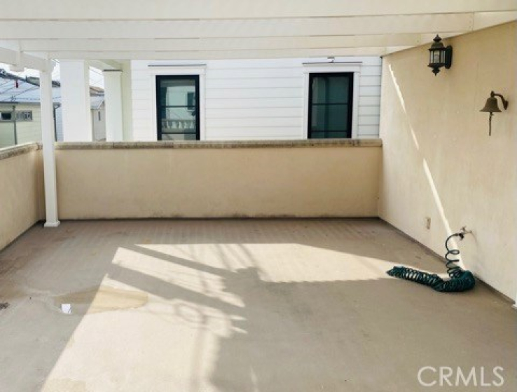 2 Bed Home to Rent in Corona del Mar, California