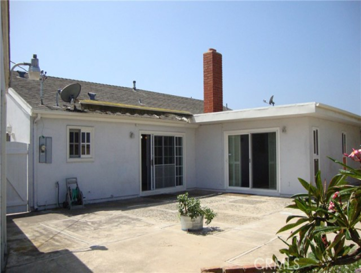 3 Bed Home to Rent in Huntington Beach, California