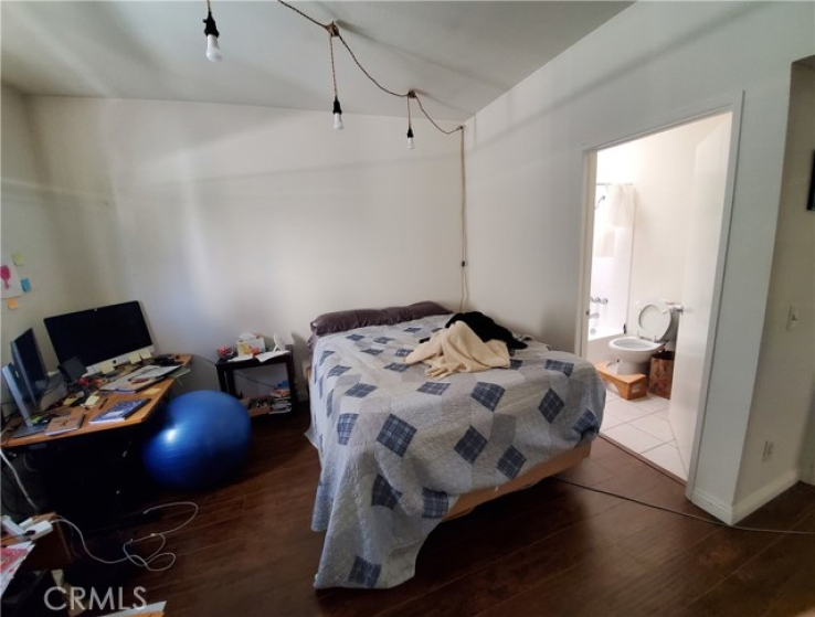 12 Bed Home to Rent in Studio City, California