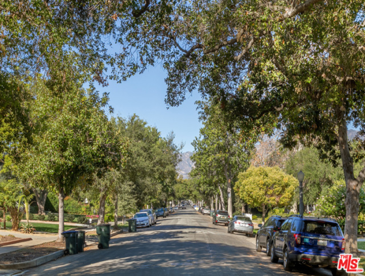 5 Bed Home for Sale in Pasadena, California