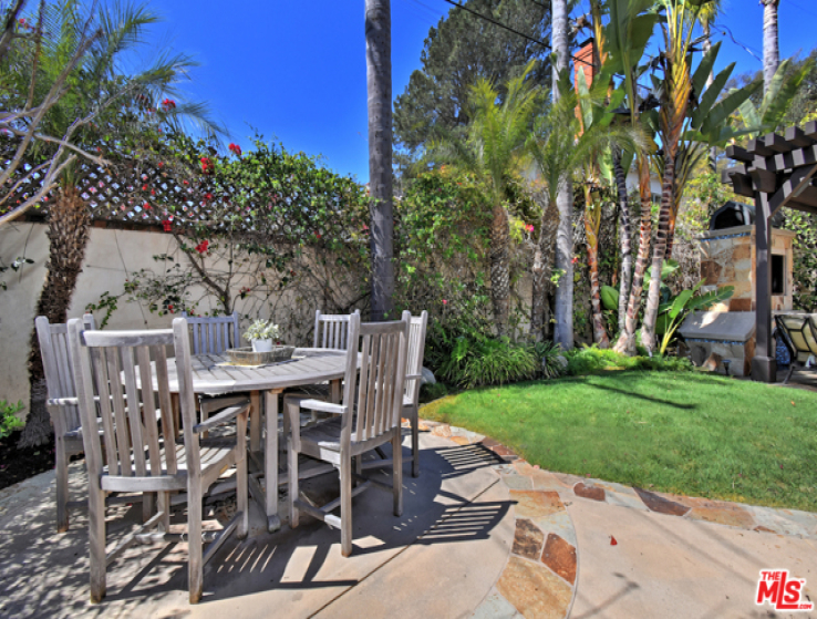 4 Bed Home for Sale in Santa Monica, California