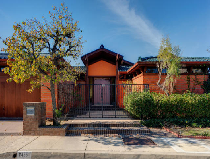 4 Bed Home for Sale in Los Angeles, California