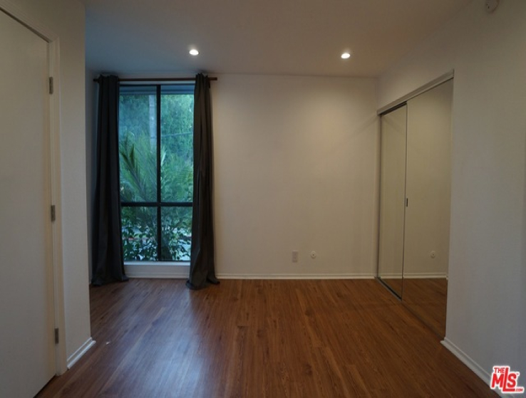 2 Bed Home to Rent in West Hollywood, California