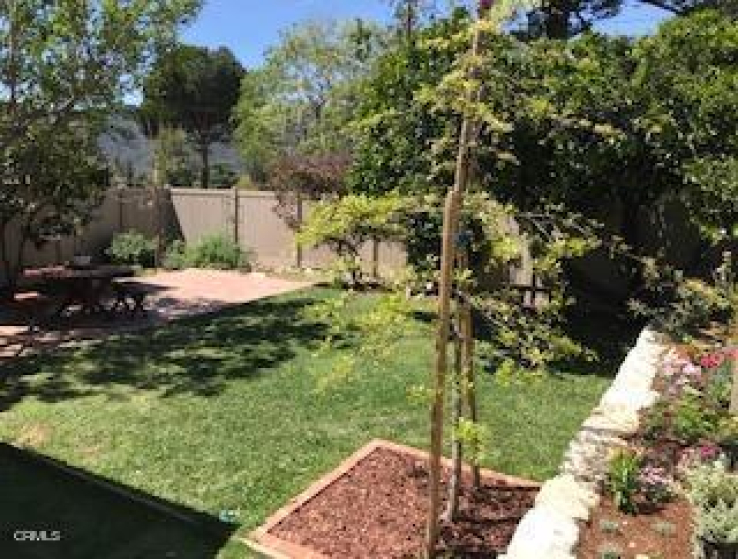 3 Bed Home to Rent in La Crescenta, California