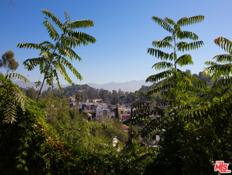 3 Bed Home to Rent in Los Angeles, California