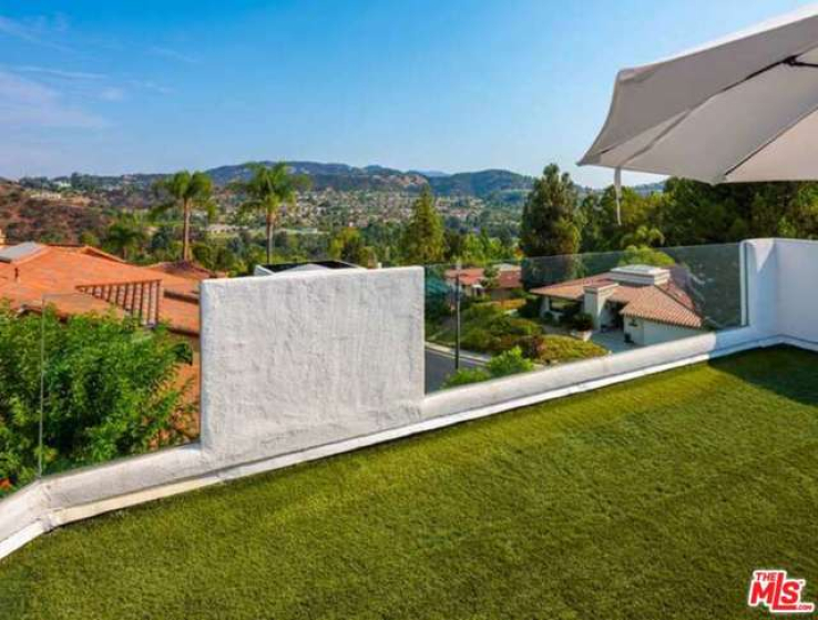 6 Bed Home for Sale in Calabasas, California