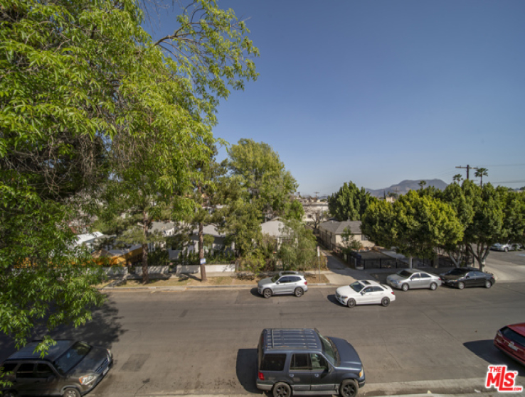 3 Bed Home to Rent in North Hollywood, California