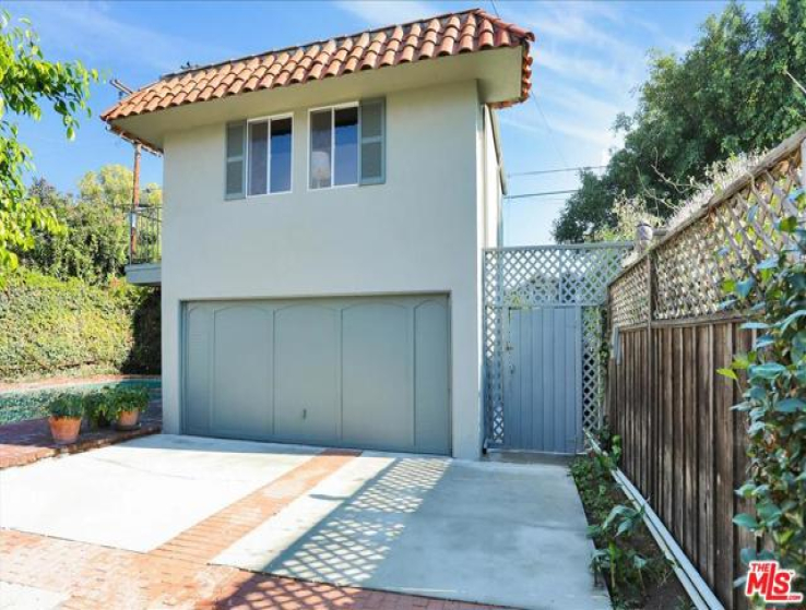 5 Bed Home for Sale in Los Angeles, California