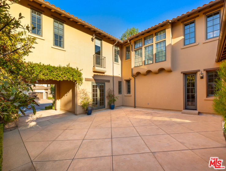 5 Bed Home for Sale in Calabasas, California