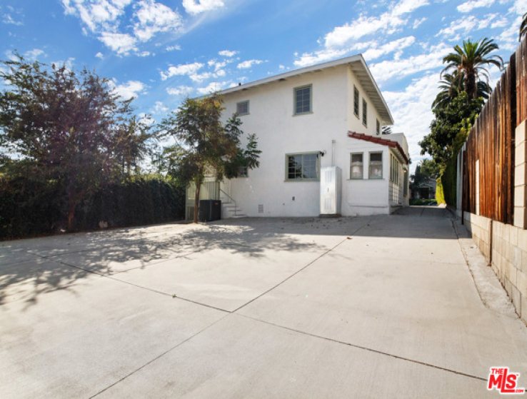 6 Bed Home for Sale in Los Angeles, California