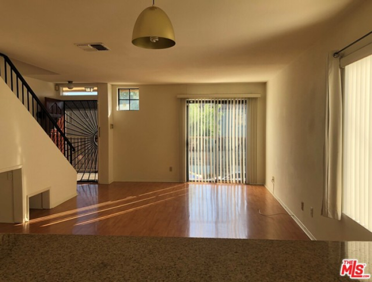 2 Bed Home to Rent in Los Angeles, California