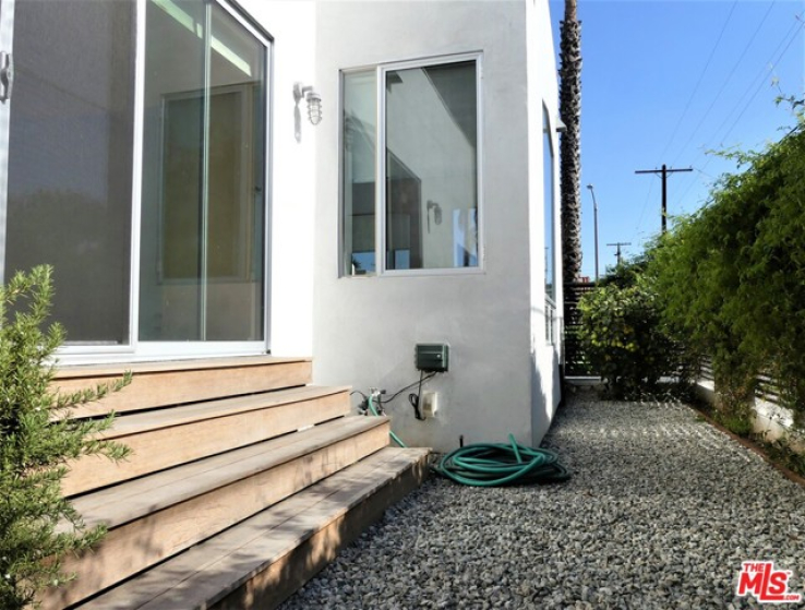 4 Bed Home to Rent in Los Angeles, California