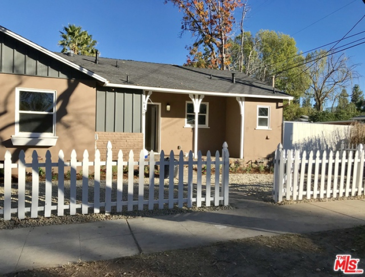 3 Bed Home to Rent in Woodland Hills, California