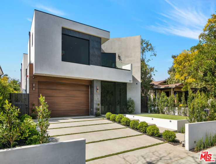 5 Bed Home for Sale in Los Angeles, California