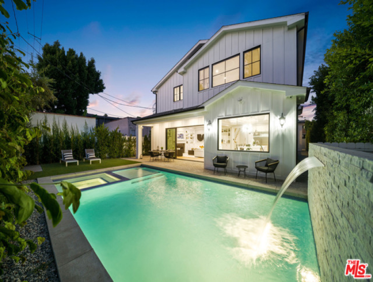 6 Bed Home for Sale in Los Angeles, California