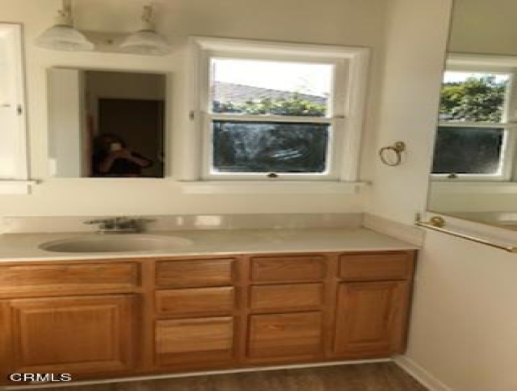 3 Bed Home to Rent in La Crescenta, California