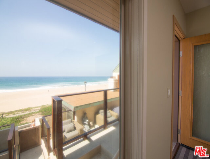 2 Bed Home to Rent in Manhattan Beach, California