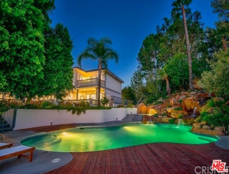 8 Bed Home for Sale in Calabasas, California