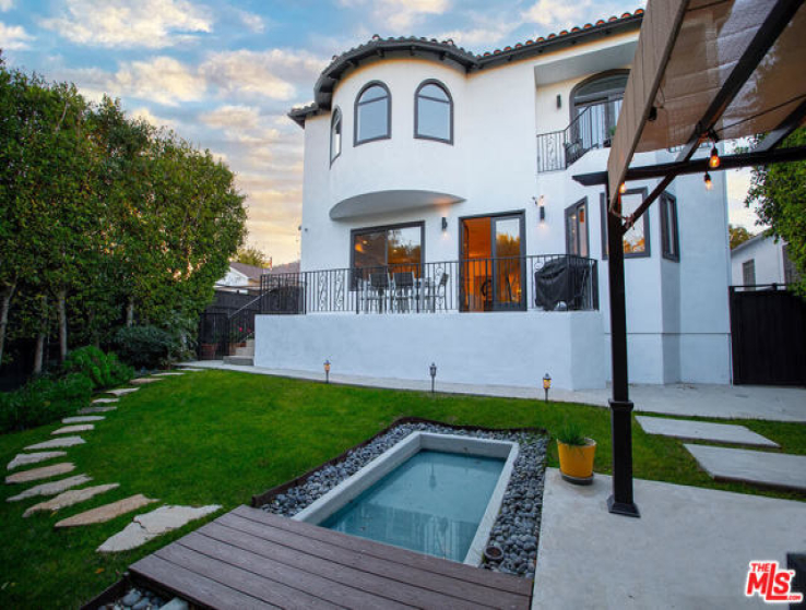 5 Bed Home for Sale in Los Angeles, California