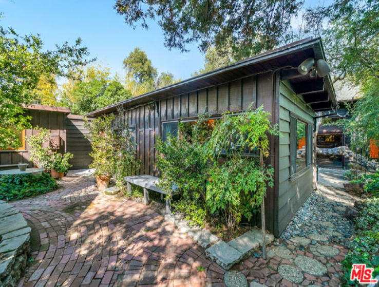 3 Bed Home to Rent in Studio City, California