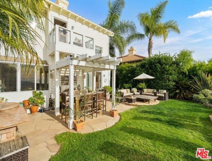 5 Bed Home for Sale in Pacific Palisades, California