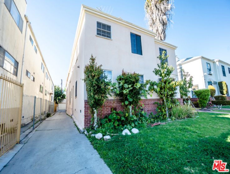  Income Home for Sale in Los Angeles, California