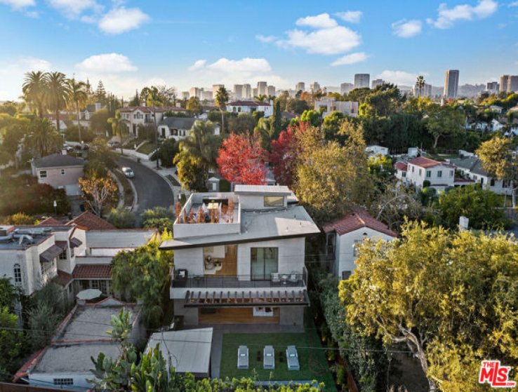 5 Bed Home for Sale in Los Angeles, California