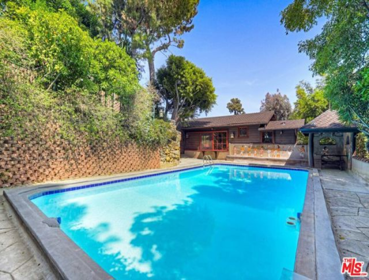 8 Bed Home for Sale in Los Angeles, California