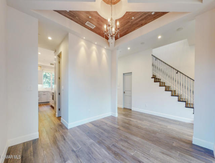 5 Bed Home for Sale in Studio City, California