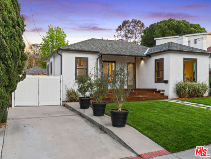 4 Bed Home for Sale in Santa Monica, California