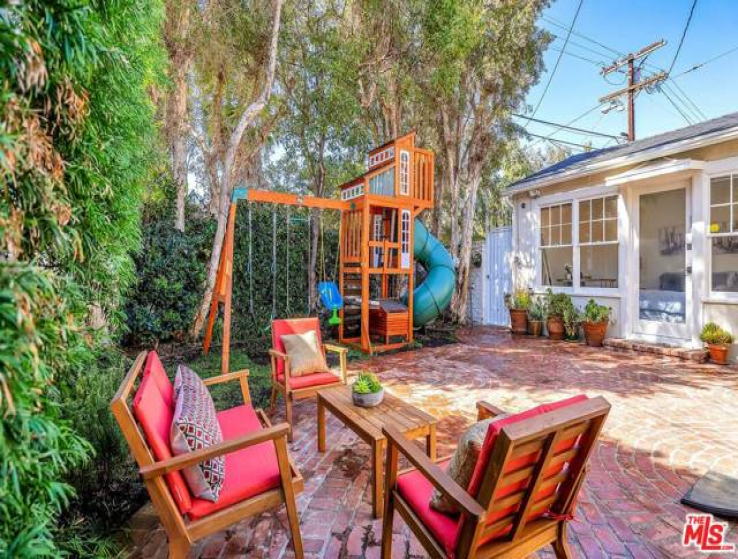 3 Bed Home to Rent in Los Angeles, California