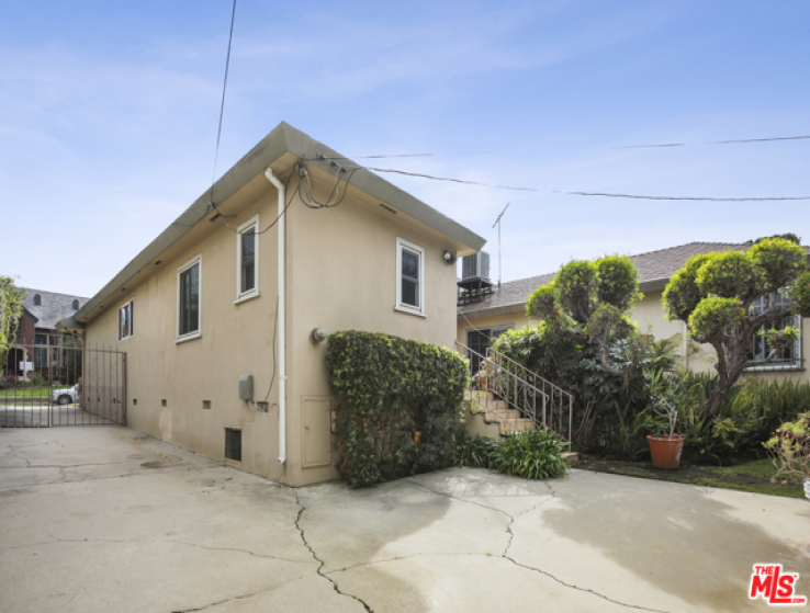 3 Bed Home for Sale in Los Angeles, California