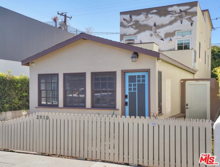 3 Bed Home for Sale in Santa Monica, California