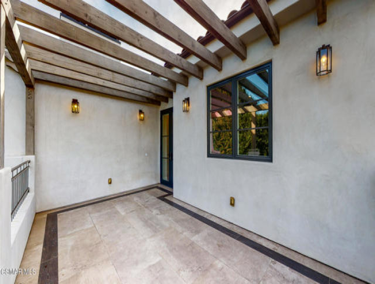 5 Bed Home for Sale in Studio City, California