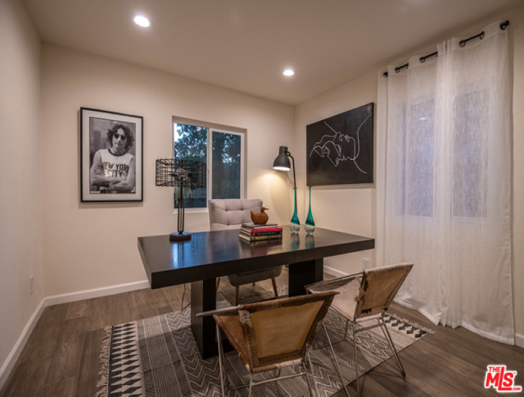 1 Bed Home to Rent in Studio City, California