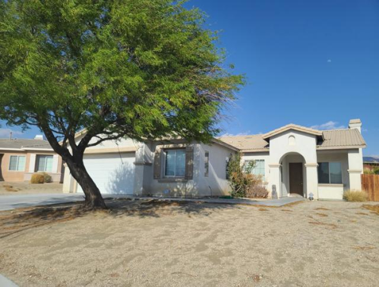 4 Bed Home to Rent in Desert Hot Springs, California