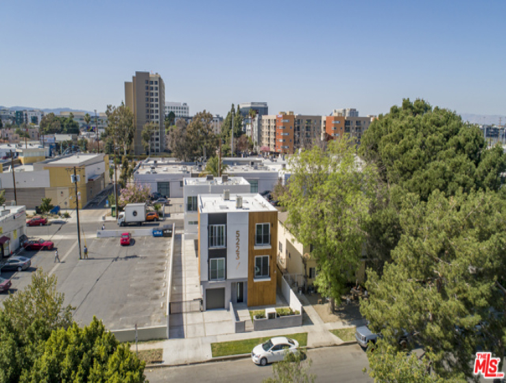 3 Bed Home to Rent in North Hollywood, California