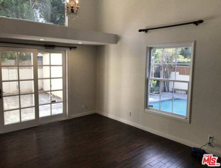 3 Bed Home to Rent in Studio City, California