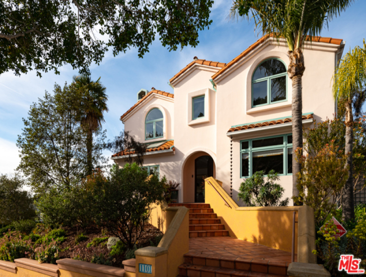 5 Bed Home for Sale in Santa Monica, California