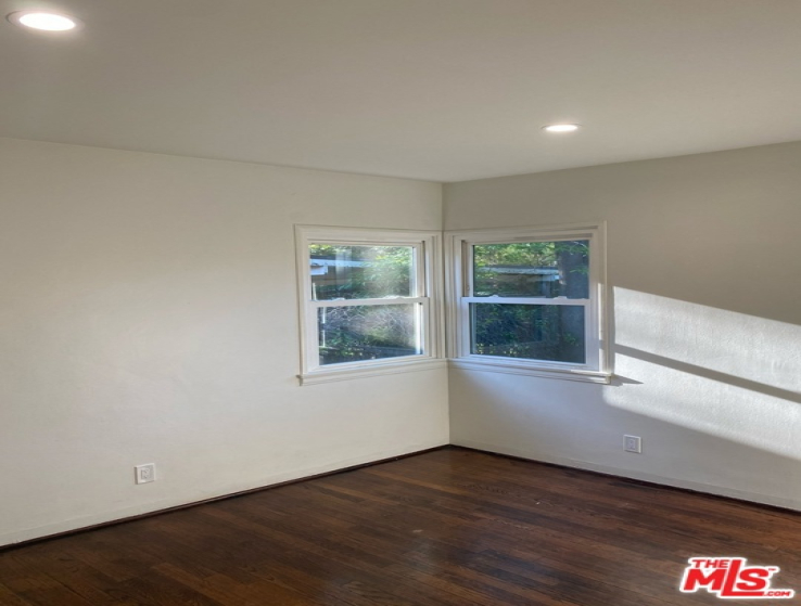 3 Bed Home to Rent in Altadena, California