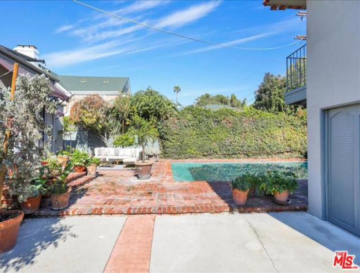 5 Bed Home for Sale in Los Angeles, California