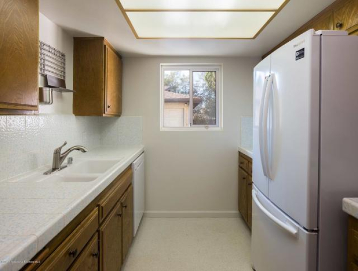 2 Bed Home to Rent in Glendale, California