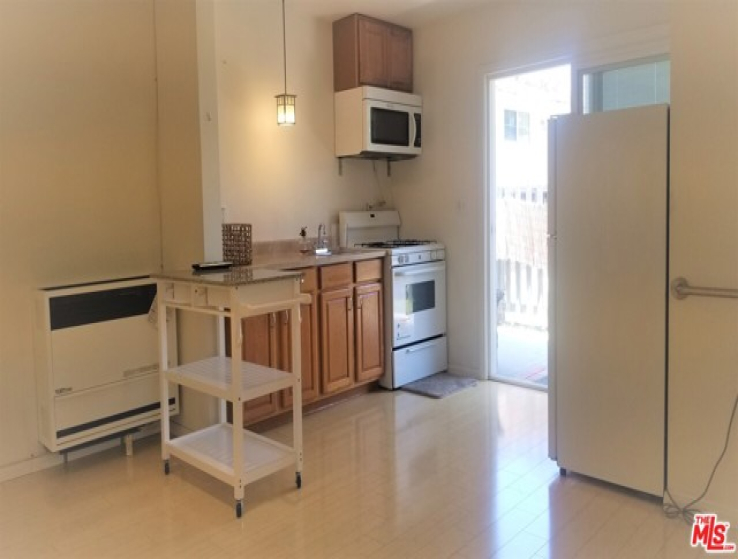 1 Bed Home to Rent in Culver City, California