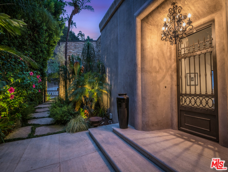 4 Bed Home for Sale in Beverly Hills, California