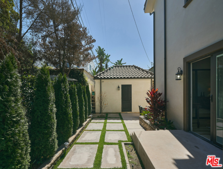 4 Bed Home for Sale in Los Angeles, California