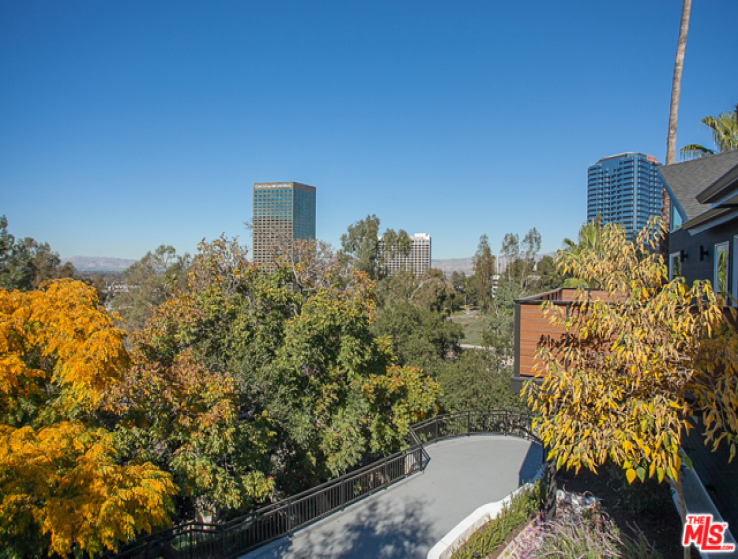 4 Bed Home to Rent in Los Angeles, California